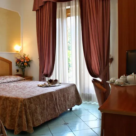 Otel Savoia Sorrento