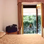 מלון Savoia 3*