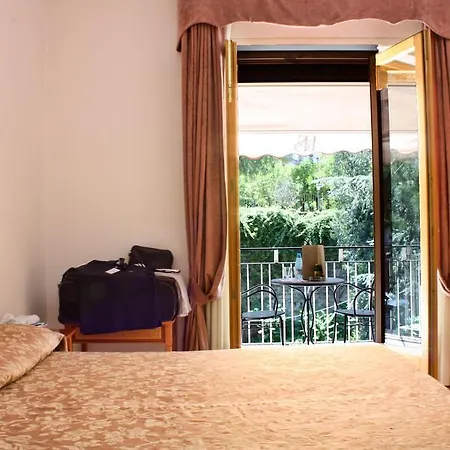 Готель Savoia 3*
