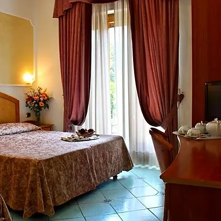 Savoia 3* Сорренто