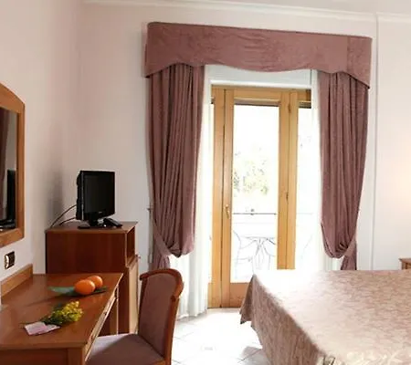 Отель Savoia 3*