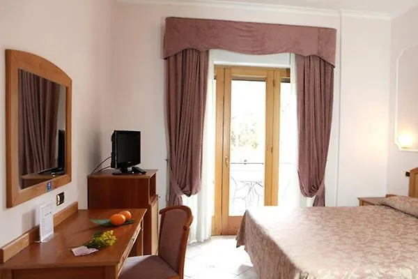 Hotell Savoia 3*